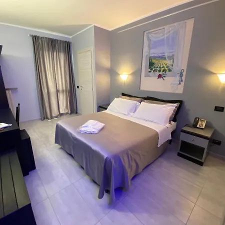 Hotel J 3*