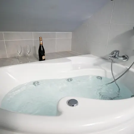 Hotel J 3*