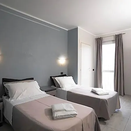 Hotel J 3*