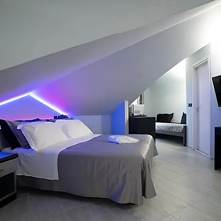 Hotel J 3*