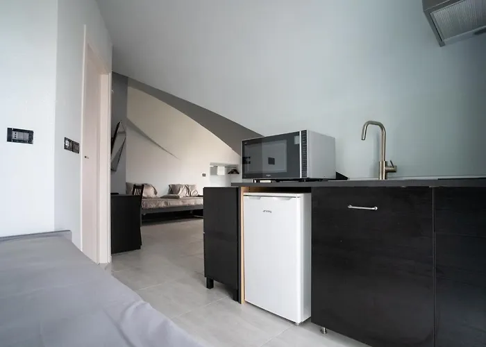 J Hotel 3*